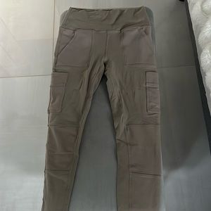 Alo Yoga Cargo leggings